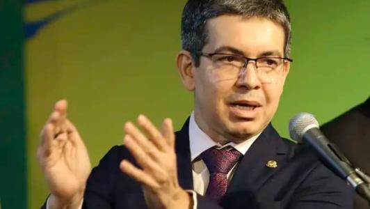 O líder do governo no Congresso Nacional, Randolfe Rodrigues (Sem partido-AP), usou as redes sociais nesta quarta-feira (15) para defender o ministro da Justiça e Segurança Pública Flávio Dino