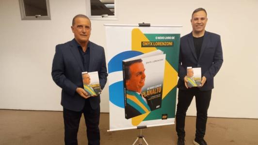 Livro foi lançado durante um evento em Nova Lima, na Região Metropolitana de Belo Horizonte