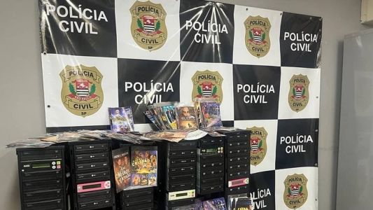 O local era usado para fabricar CDs e DVDs piratas.