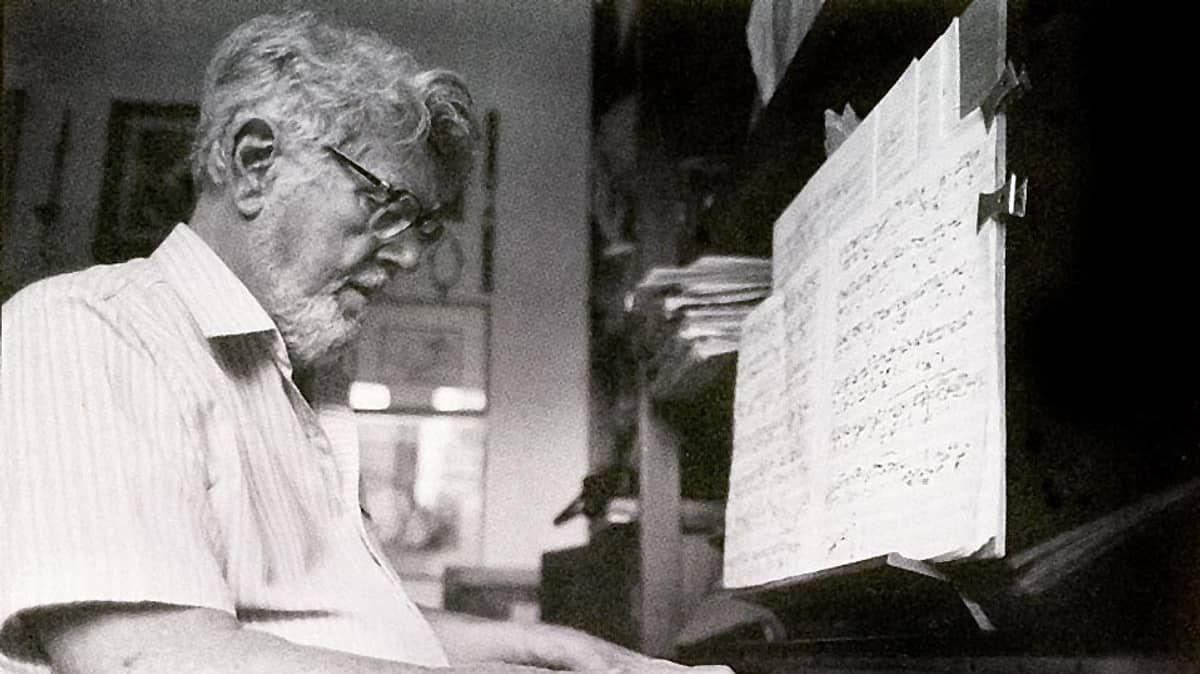 Maestro Radamés Gnatalli foi pioneiro ao unir a música popular com a erudita 