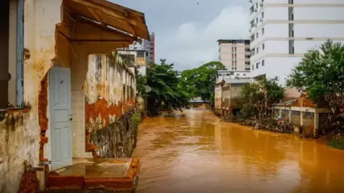 Mulher morre após ser arrastada por enxurrada no interior de Minas 