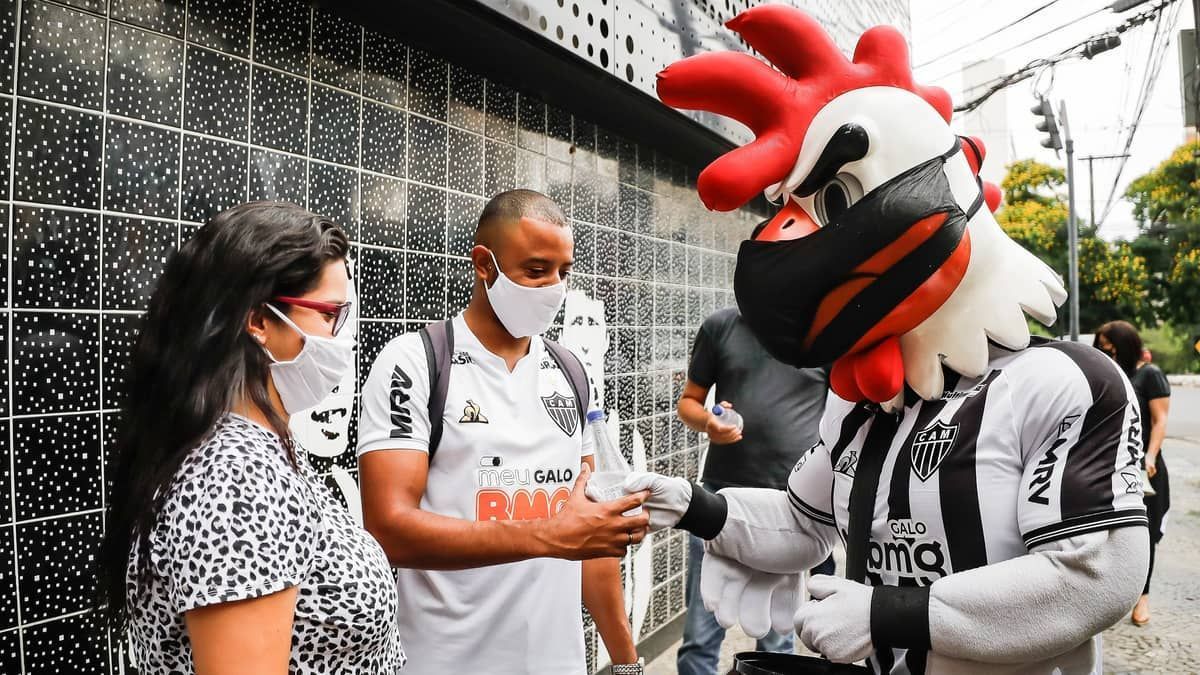 Mascote do Atlético perpetua há 18 anos com mesma roupagem e papel social