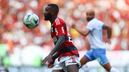 O meia Gerson durante a partida entre Flamengo e Bahia