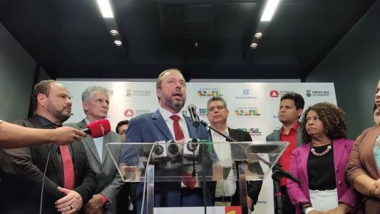 O ministro Alexandre Silveira (PSD) concedeu entrevista coletiva nesta quarta-feira (12)