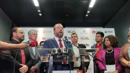 O ministro Alexandre Silveira (PSD) concedeu entrevista coletiva nesta quarta-feira (12)