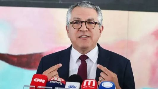 O ministro chefe da Secretaria das Relações Institucionais, Alexandre Padilha, garantiu, em coletiva de imprensa nesta quinta-feira (16), que o governo federal manteve a previsão de déficit zero nas contas públicas em 2024