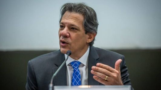 O ministro da Fazenda, Fernando Haddad, e o presidente Luiz Inácio Lula da Silva (PT) divergiram publicamente sobre a meta fiscal para o Orçamento 2024