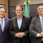 Dino se reúne com prefeito do Rio para discutir ações de segurança 