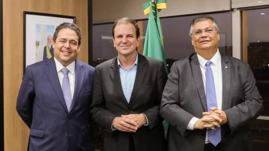 O ministro da Justiça e Segurança Pública, Flávio Dino, se reuniu nesta quinta-feira (19) com o prefeito do Rio de Janeiro, Eduardo Paes