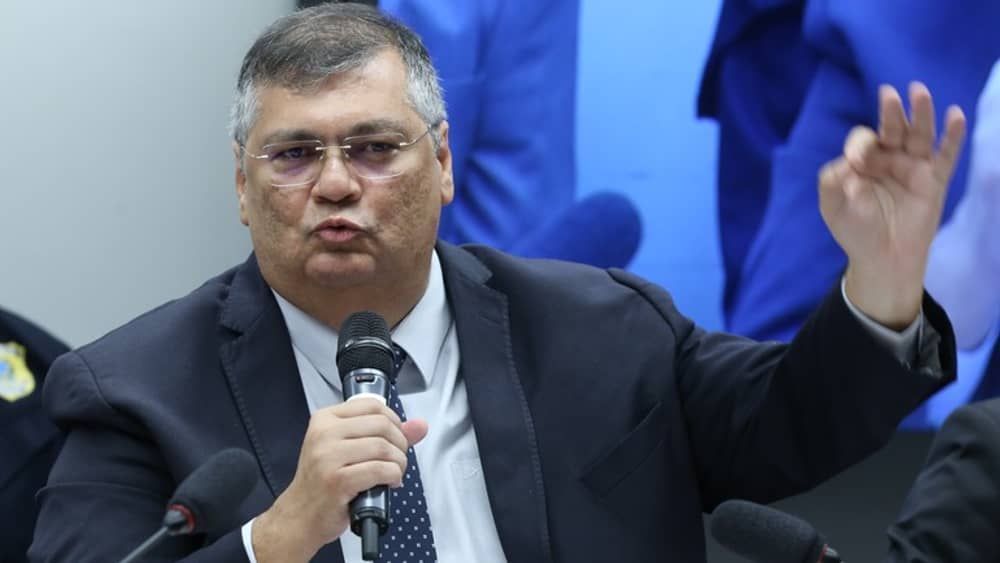 Dino rebate críticas sobre ações federais contra o crime: ‘não são para enxugar gelo’ 