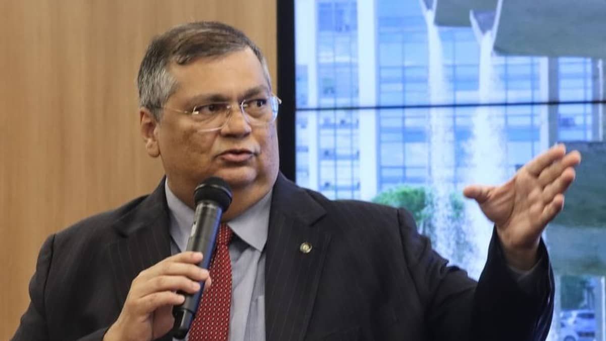 Dino conversa com governador do RJ sobre morte de médicos; PF apura o caso 