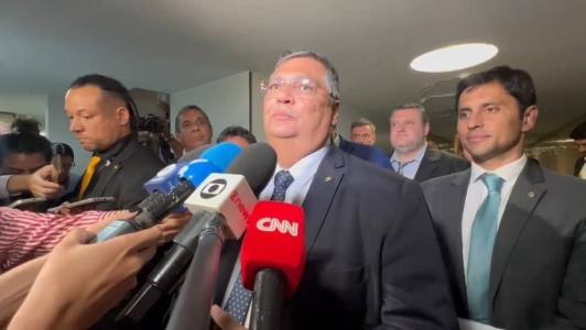 O ministro da Justiça e Segurança Pública, Flávio Dino, falou com a imprensa nesta quarta-feira (25) após audiência na Câmara dos Deputados