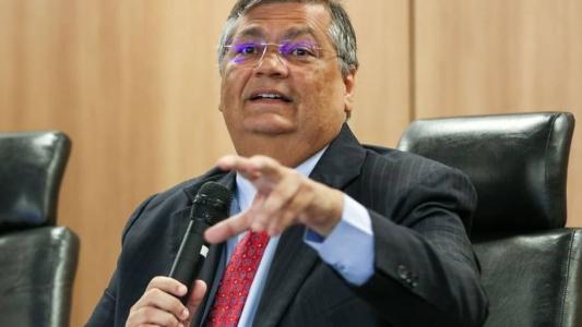 O ministro da Justiça e Segurança Pública, Flávio Dino, negou nesta terça-feira (17) que houve omissão do governo nos atos de 8 de janeiro