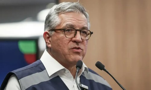 O ministro da Saúde, Alexandre Padilha, durante coletiva