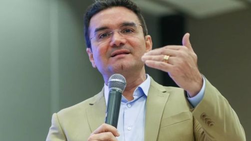 O ministro do Turismo, Celso Sabino, será ouvido na próxima quinta-feira (21) sobre o preço das passagens aéreas