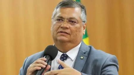 O ministro usou as redes sociais para se manifestar sobre o caso