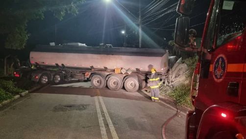 O motorista do caminhão não se feriu