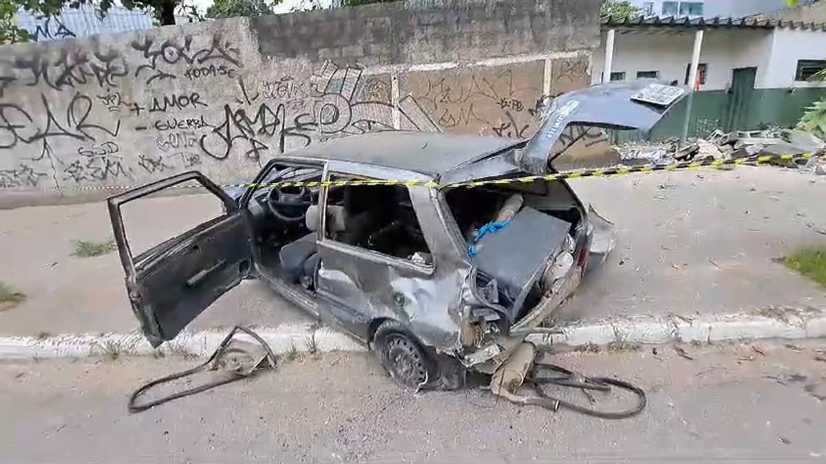 Motorista morre após carro acertar muro na avenida Cristiano Machado, em BH