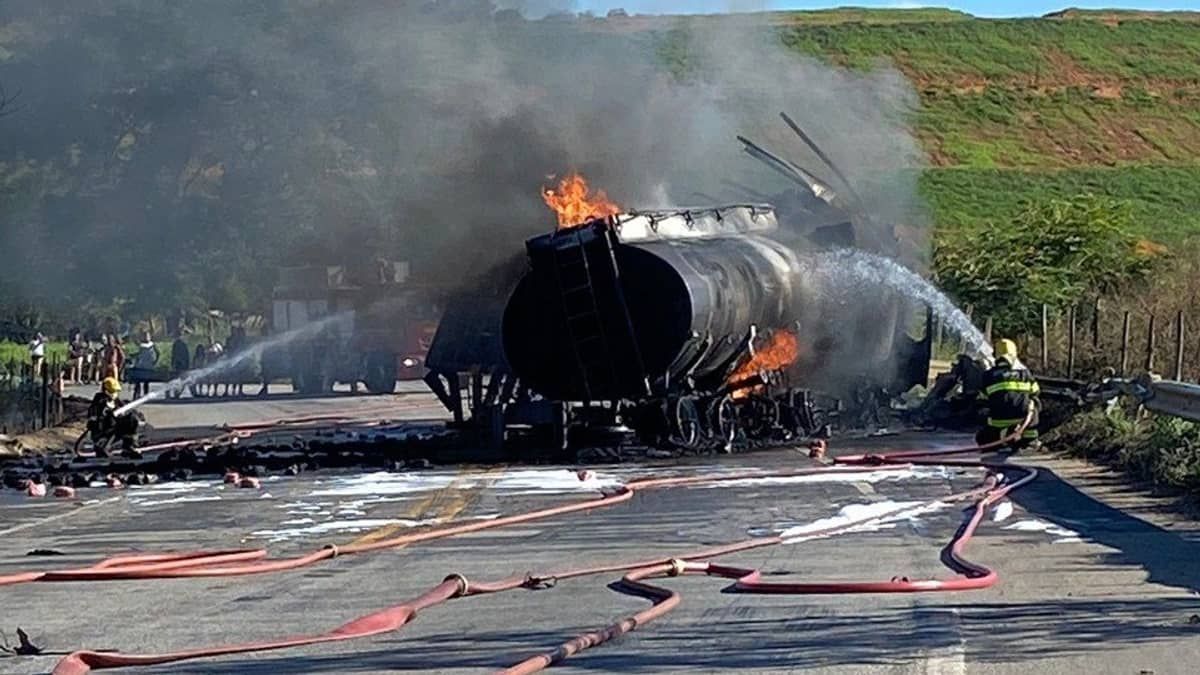 BR-381 é completamente interditada após acidente com morte, em Governador Valadares