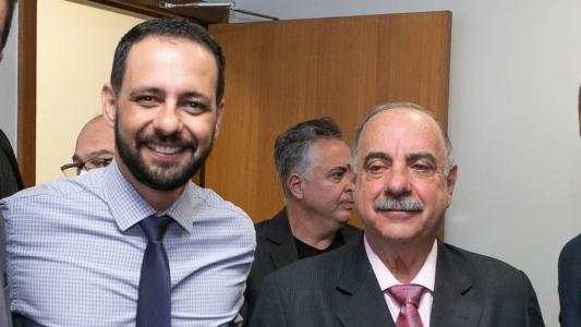 O movimento visa apaziguar as relações, principalmente, com o vereador Wanderley Porto (Patriota), que chegou a entregar a vice-liderança do prefeito na Câmara em protesto à ida de Lopes, seu rival eleitoral, para a pasta