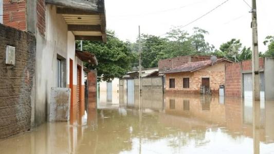 O número de desabrigados, pessoas que precisaram de recorrer a abrigos públicos, chega a 2219