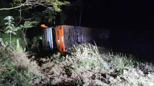 O ônibus transportava cerca de 40 passageiros