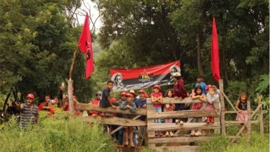 O outro grave é o uso de crianças como escudos nas invasões de terra. Se algo acontece com alguma delas a repercussão é muito maior. Tudo bem calculado!