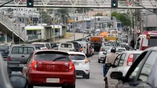 O pagamento deve ser feito hoje por proprietários de carros com placa final 5 e 6