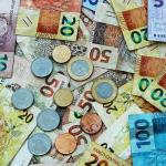 Beneficiários de NIS final 8 do Bolsa Família recebem R$ 600 nesta sexta (27); confira calendário
