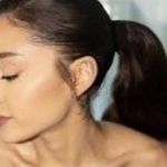 Veja a primeira imagem da cantora Ariana Grande como Glinda, a Bruxa Boa, no filme 'Wicked'