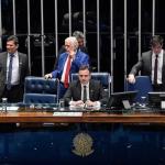 Senado aprova PEC que limita poderes do Supremo; texto segue para análise da Câmara