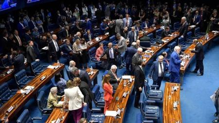 O plenário do Senado aprovou nesta quarta-feira (8) a PEC da Reforma Tributária