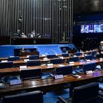 Senado aprova projeto que facilita o uso e a venda de agrotóxicos 