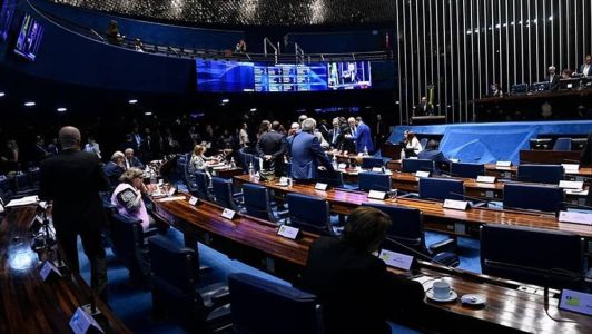 O Plenário do Senado aprovou o protocolo de adesão que autoriza a entrada da Bolívia no Mercosul.