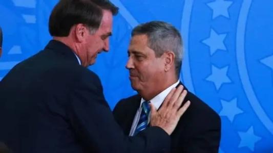 O plenário do Tribunal Superior Eleitoral julgou improcedentes duas ações contra o ex-presidente Jair Bolsonaro e o general Braga Netto