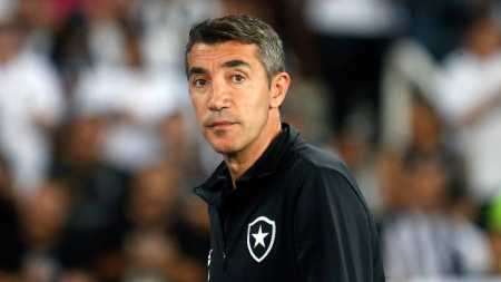 O português Bruno Lage está no comando do Botafogo há 11 partidas