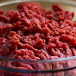 Preço da carne tem maior queda em 15 meses no Brasil; entenda motivo