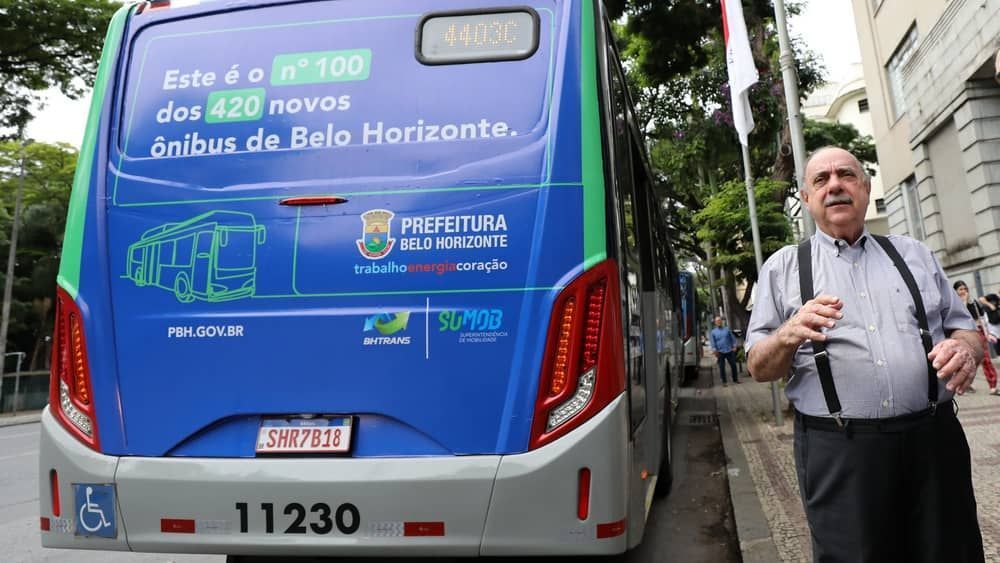 Prefeito de BH diz que 'não quer' aumentar tarifas de ônibus, mas admite possível reajuste 'pequenininho'