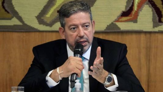 O presidente Arthur Lira (PP-AL) colocará a reforma tributária para votação no plenário da Câmara dos Deputados nesta noite de quinta-feira (6)