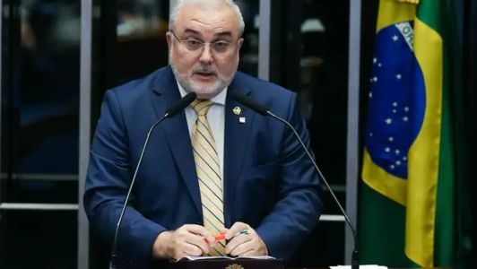 O presidente da Petrobras, Jean Paul Prates, classificou como positiva a reunião que teve, nesta terça-feira (21), com o presidente Luiz Inácio Lula da Silva, e com três ministros, incluindo o de Minas e Energia, Alexandre Silveira.
