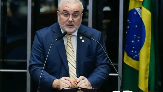 O presidente da Petrobras, Jean Paul Prates, classificou como positiva a reunião que teve, nesta terça-feira (21), com o presidente Luiz Inácio Lula da Silva, e com três ministros, incluindo o de Minas e Energia, Alexandre Silveira.