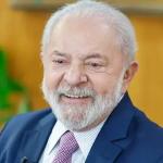 Com presença de ex-BBB, Lula assina projeto que separa verba para bancar piso da enfermagem