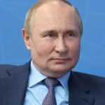 Com mandado de prisão em aberto, Putin minimiza ausência na cúpula dos Brics