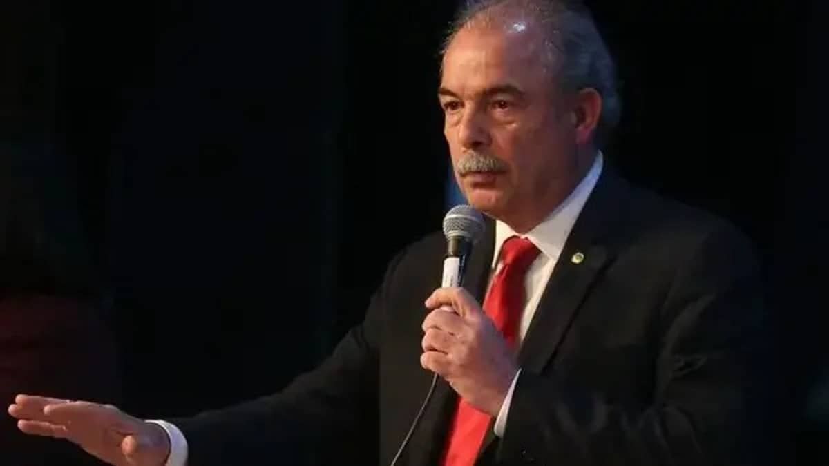 Empresas do RS poderão contrair crédito a partir de terça (11), anuncia Mercadante