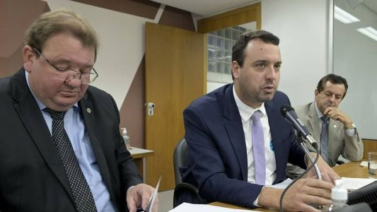 O presidente do DER, Rodrigo Tavares, durante audiência pública na ALMG