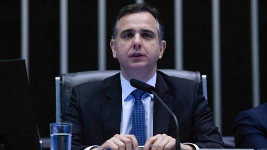 O presidente do Senado, Rodrigo Pacheco (PSD-MG), anunciou que o Congresso irá acompanhar as investigações da morte de três médicos no RJ