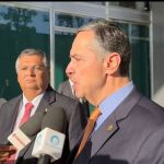 Barroso e Dino se reúnem para tratar de superlotação de presídios 