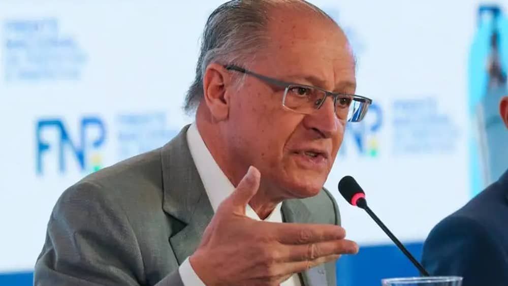 Alckmin agenda reunião com governador de AL sobre situação de Maceió 