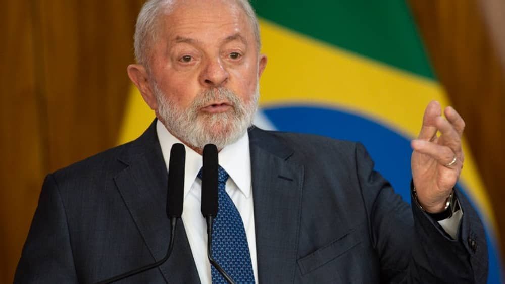 Lula assina GLO para Forças Armadas atuarem em portos e aeroportos 
