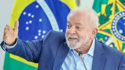 O presidente Luiz Inácio Lula da Silva irá sancionar nesta terça-feira (31) o projeto que institui pensão especial para órfãos em razão de feminicídio